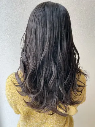 ロング 沢田 瞳のヘアスタイル