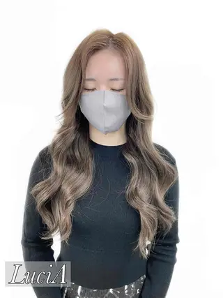 ロング LuciA エクステカラーのヘアスタイル