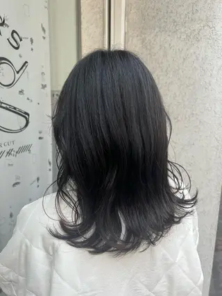 セミロング カラー haru .のヘアスタイル