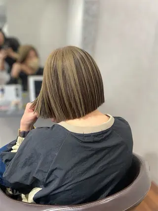 ミディアム _White所属・ＳＨＩ ＺＵのヘアスタイル