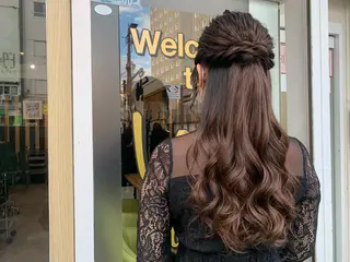 ロング カラー パーマ ヘアアレンジ メンズ キッズ ネイル マツエク・マツパ アイブロウ 🤍韓国風レイヤー/ 艶髪🤍鳥越美羽のヘアスタイル