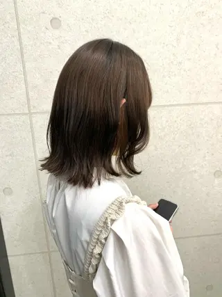 ミディアム レイヤー ハイトーン 暖色⭐︎KANAKOのヘアスタイル