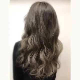 ロング カラー 岩崎 よしの /BRAT/築地口のヘアスタイル