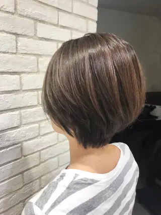 ショート 米良 志織のヘアスタイル