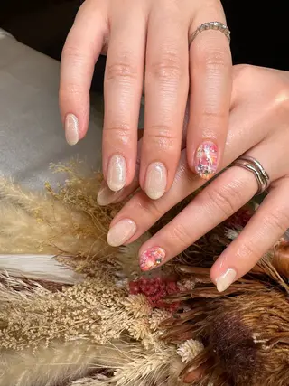 ネイル salon de 4H所属・小林 麻里のネイルデザイン