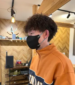 パーマ メンズ 畝原 陽真里のヘアスタイル