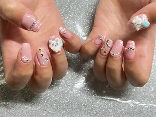 ネイル VIERU 🌈🎀💖のネイルデザイン