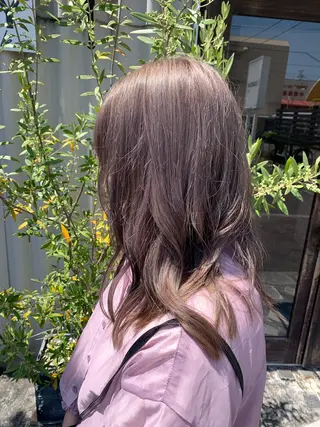 カラー 礒谷 夏帆のヘアスタイル