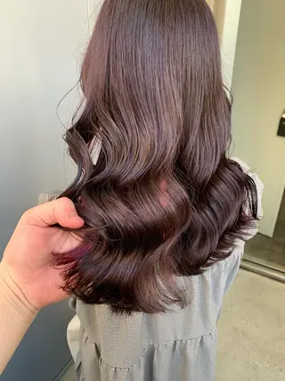 カラー ブリーチ縮毛矯正加藤 赤み無し透明感ヘアのヘアスタイル