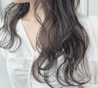 ロング 髪質改善 赤み消しカラー山本のヘアスタイル