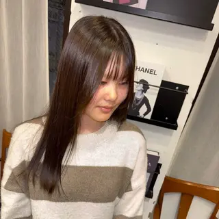 カラー 新原 陽那のヘアスタイル