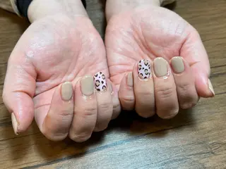 ネイル HENRIETTA NAILSALONのネイルデザイン
