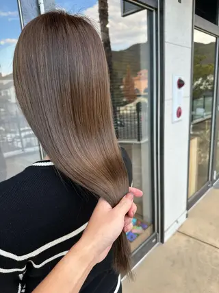 ロング カラー 鵜飼 真伍のヘアスタイル