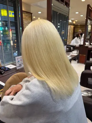 ミディアム 千葉ハイトーンカラー KASUMIのヘアスタイル