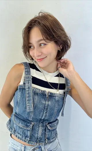 ショート カラー 小顔レイヤー/ ベージュ🤍Rieのヘアスタイル