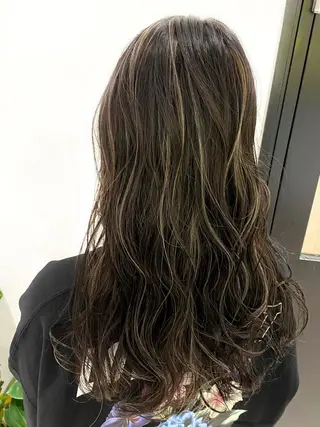 ロング カラー 予約 停止のヘアスタイル