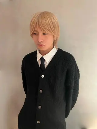 ショート ミルクティーベージュ outaのヘアスタイル