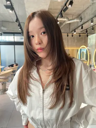 セミロング カラー 🌟透明感カラー× 小顔カット いっせいのヘアスタイル