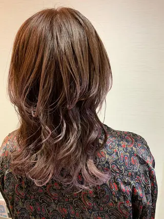 ミディアム カラー 蓮見  友里のヘアスタイル