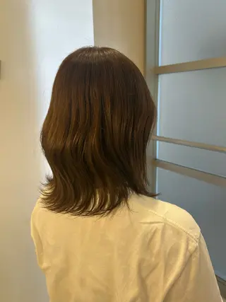 ミディアム 松岡 美紀のヘアスタイル