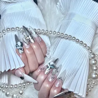 ネイル RAFFINE haru🦋🩵のネイルデザイン