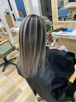 セミロング ケアブリーチ 黒瀬有汰のヘアスタイル