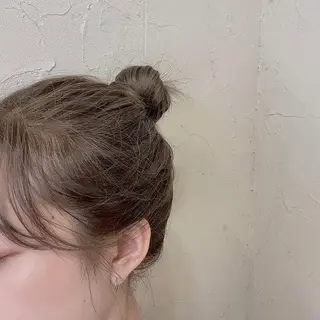 セミロング カラー 久力琴音''透明感 カラー''アレンジのヘアスタイル