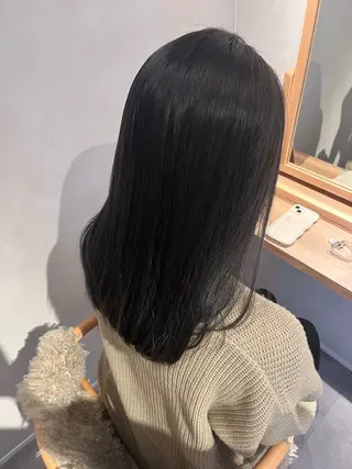 セミロング AVANCE. 古川楓のヘアスタイル