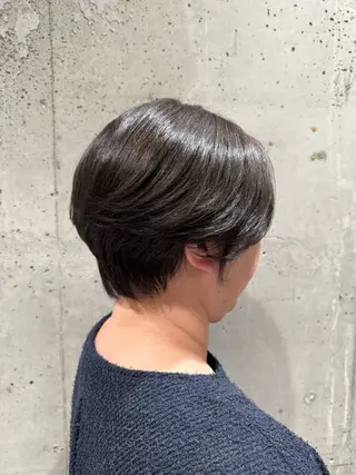 ショート カラー 畑中 香穂のヘアスタイル