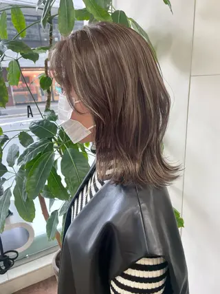 ミディアム カラー レイヤーカット/透明 感カラー🩵中村友美のヘアスタイル