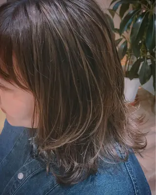 ミディアム カラー 稲荷 友美のヘアスタイル