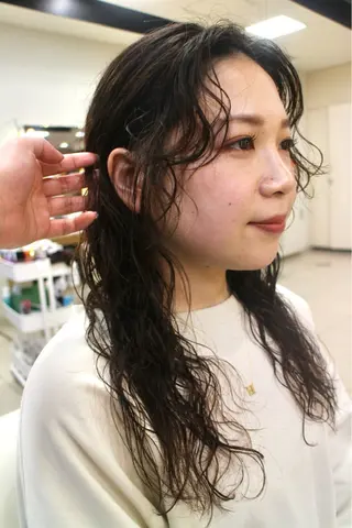 ロング カラー パーマ カーリーパーマ/ 透明ｶﾗｰ/MIKUのヘアスタイル