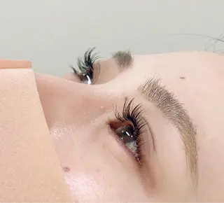 マツエク・マツパ 高谷 瑠里の眉毛・アイブロウイメージ