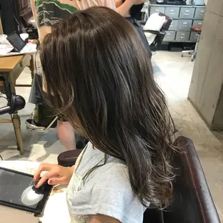ロング 緑川 瑞穂のヘアスタイル