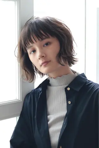 ミディアム 和田 真弥のヘアスタイル