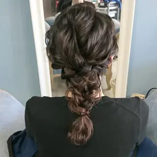 ミディアム ヘアアレンジ 植田 真理のエステ・リラクイメージ