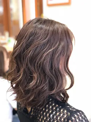 セミロング カラー 100%髪質改善特化 TRUNSのヘアスタイル