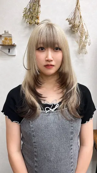 ロング issy/ハイライト ハイトーン／レイヤーのヘアスタイル