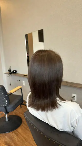 セミロング カラー 鵜飼 真伍のヘアスタイル
