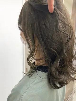ミディアム カラー ☀️透明感color KURO☀️のヘアスタイル