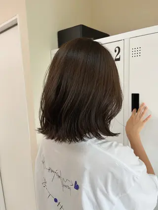 ミディアム カラー 中村 佳歩のヘアスタイル