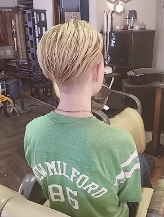 ショート カラー 足利市・原宿・表参道 シニストラのヘアスタイル