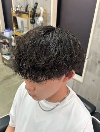 ミディアム 👑パーマの王様👑 【メンズ専門店】のヘアスタイル