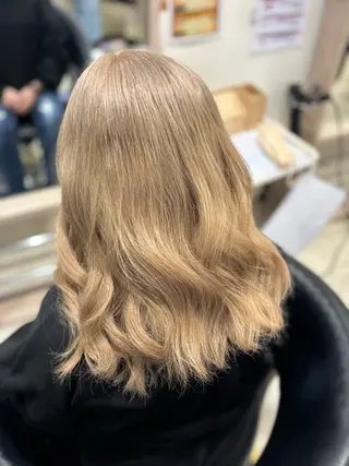 ミディアム 艶カラー🫧/シール エクステRYOKAのヘアスタイル