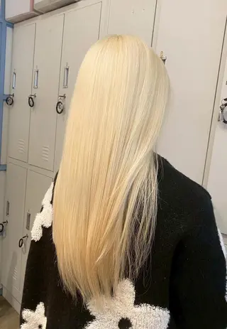 カラー ロング N° +aero 横浜のヘアスタイル