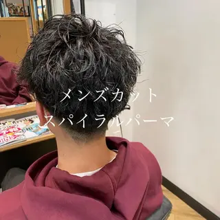 ショート パーマ ﾊｲﾄｰﾝ/ｶﾗｰ/ 用賀/稲若健太郎のヘアスタイル