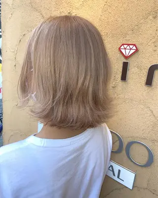 ミディアム レイヤーカット🖤 SAYAのヘアスタイル