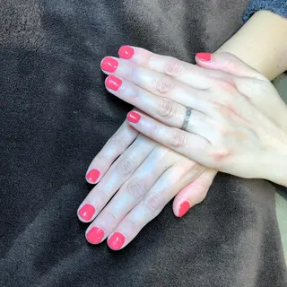 ネイル 伊東 彩花のヘアスタイル