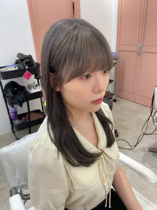 ミディアム カラー トレンドレイヤー 福岡天神RAIRAのヘアスタイル