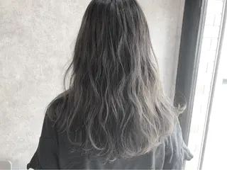 ロング カラー 顔周りレイヤー/韓国 ブリーチminamiのヘアスタイル